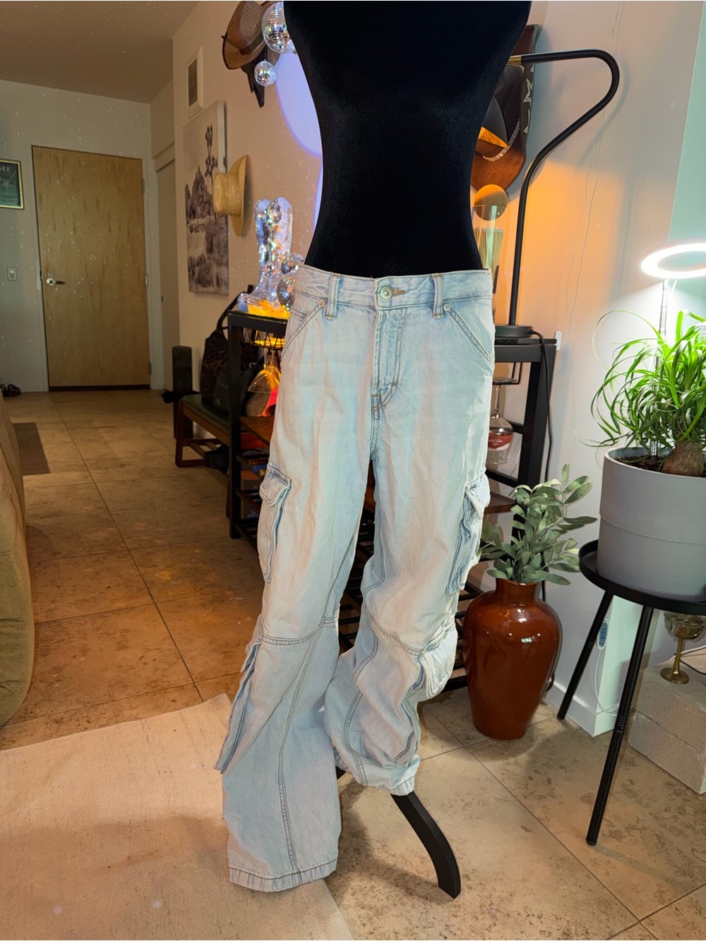 ZARA Light Wash Cargo Jeans for Women - Casual Wide-Leg Style